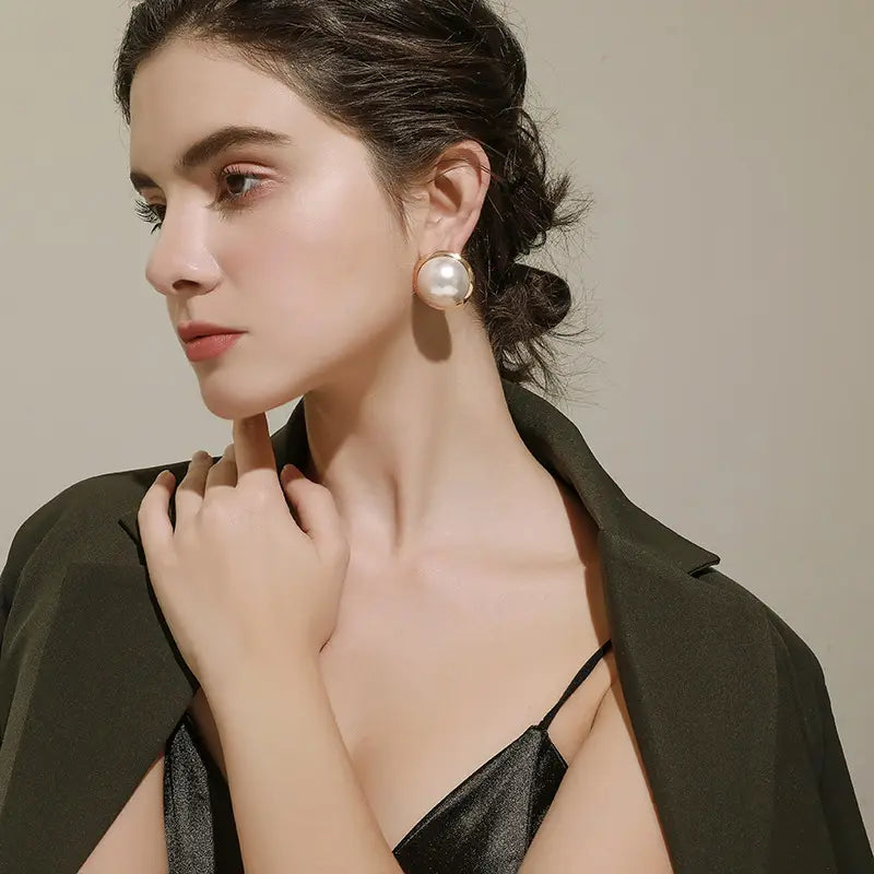 Golden Pearl Glow Earrings