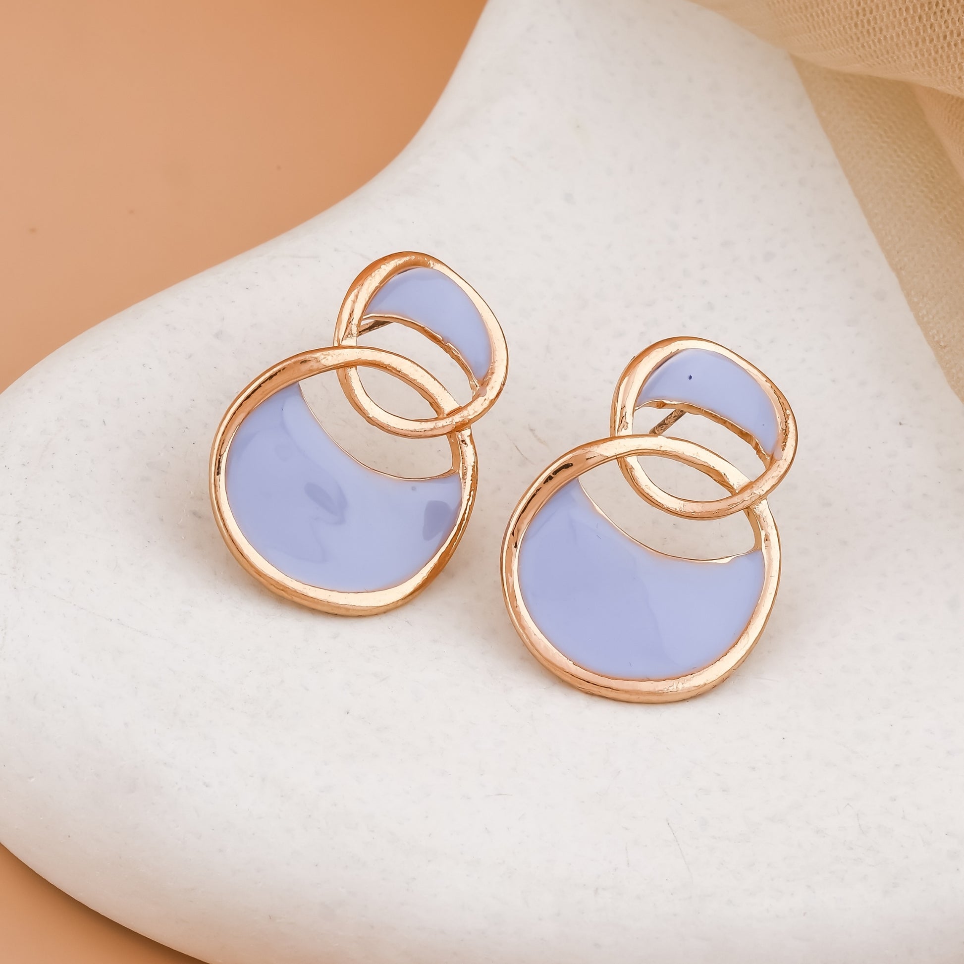 Interlinked Circle Stud Earrings