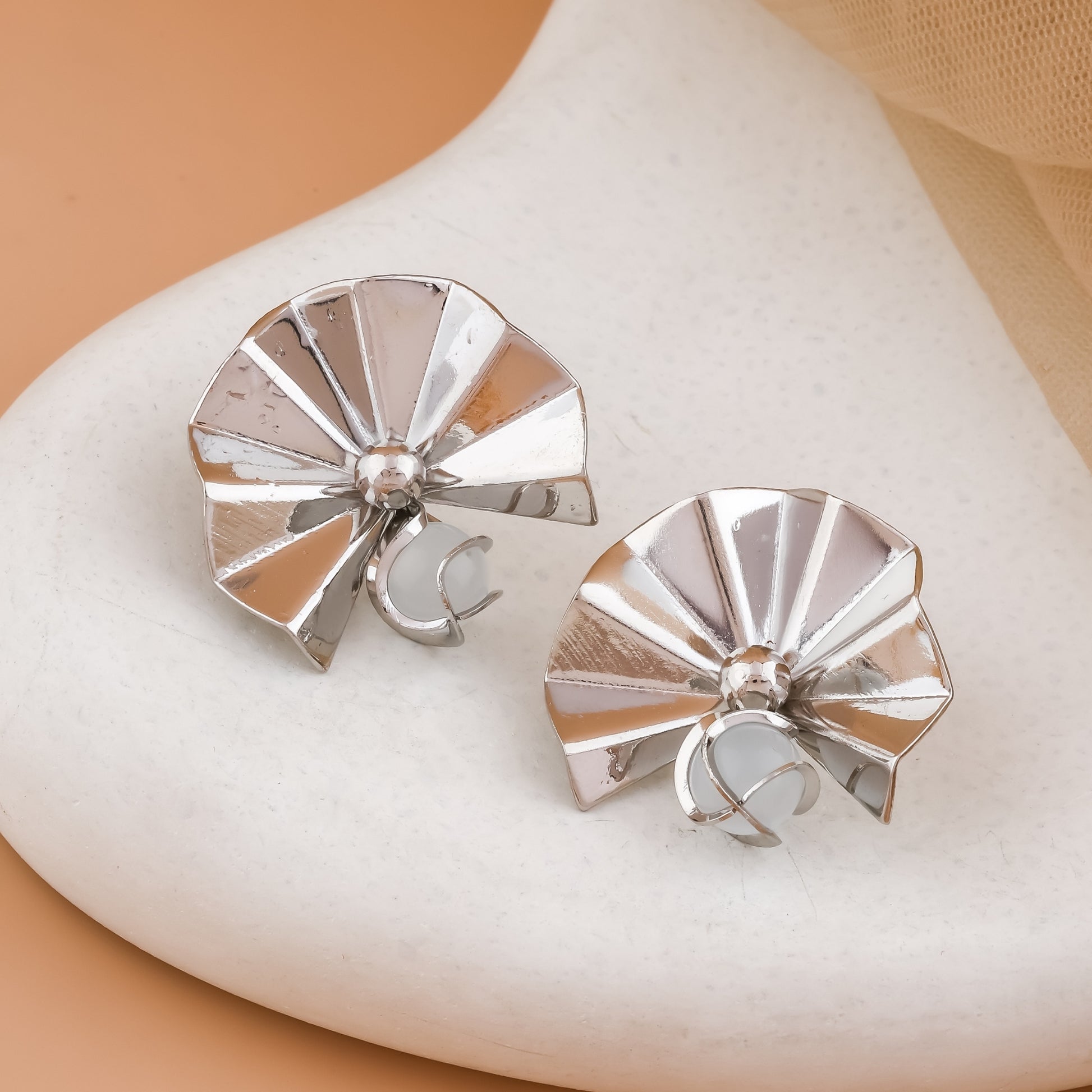 Fan Shell Stud Earrings